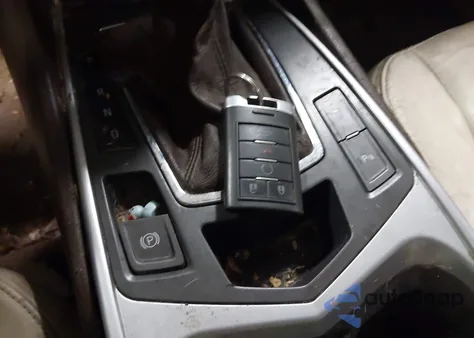 2010 Cadillac Srx Luxury Collection z USA, uszkodzony, nr VIN 3GYFNAEY5AS649264